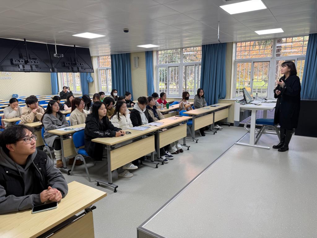 学院组织苏宁易购集团股份有限公司专场...